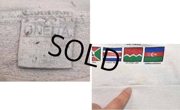 画像2: 80's~90's【USA製】【ONEITA】【オニータ】【ビンテージ】【Peace on earth 】【白】【国旗プリント】【スウェット】【サイズM】  (2)