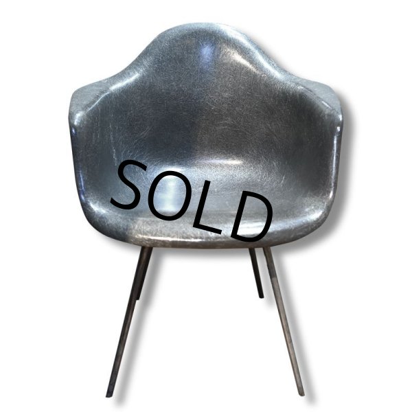 画像2: 50's【ビンテージ】【Herman Miller】ハーマンミラー【アームシェルチェア】Xベース【2nd】グラスファイバー【FRP】【エレファントハイドグレー】【イームズチェア】  (2)