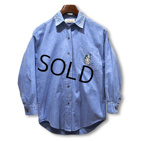 画像2: 【ビンテージ】【JHR BASICS】猫 刺繍入り【シャンブレーシャツ】【サイズS】レディース古着  (2)