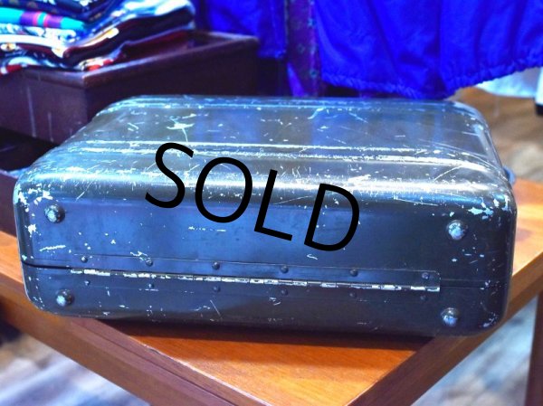 画像6: 40’s【ビンテージ】米軍実物【U.S. SIGNAL CORPS】U.S.ARMY【ハリバートン】【HALLIBURTON】テレフォトレンズ＆フォトグラフィーキット カメラケース 【カメラケース】  (6)