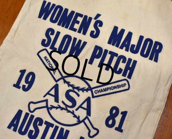 画像2: 80's∼【ビンテージ】【WOMEN’S MAJOR SLOW PITCH】【生成り色】【野球】【トートバッグ】  (2)