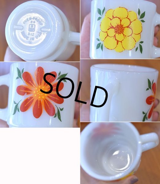 画像2: 【Fire King】【ファイヤーキング】【デイブレイカー】【黄色ｘ赤】【花】【スタッキング】【マグカップ】  (2)