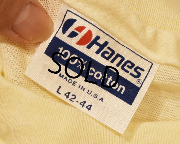 画像2: 80's~【USA製】【ビンテージ】ヘインズ【hanes】【クリーム色】グレイロック山【退役軍人記念塔】【ADAMS home of Mount Greylock】記念塔【Tシャツ】【サイズL】  (2)