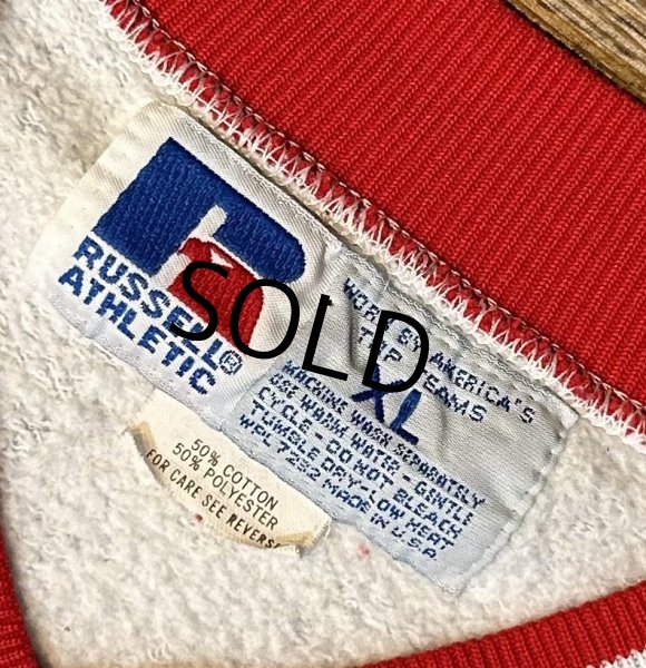 画像2: 90's USA製【ビンテージ】RUSSELL【ラッセル】【グレーｘ赤】黒ラインリブ【Vネックスウェット】【サイズＸＬ】  (2)