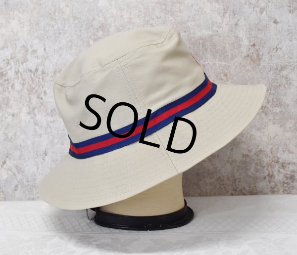 画像4: USA製【デッドストック】【FAST- TAB】ベージュx紺x赤リボン【ハット】バケットハット【サイズ M/L】【アジャスター付き】【61cm程度】  (4)