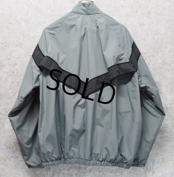 画像3: 【ビンテージ】【米軍実物】【U.S.ARMY】【IPFU】【フィットネスジャケット】ナイロンジャケット【サイズXL】  (3)