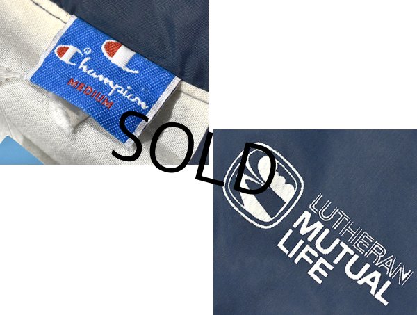 画像2: 90's〜【ビンテージ】【チャンピオン】LUTHERAN MUTUAL LIFE【紺】【コーチジャケット】【サイズM】  (2)