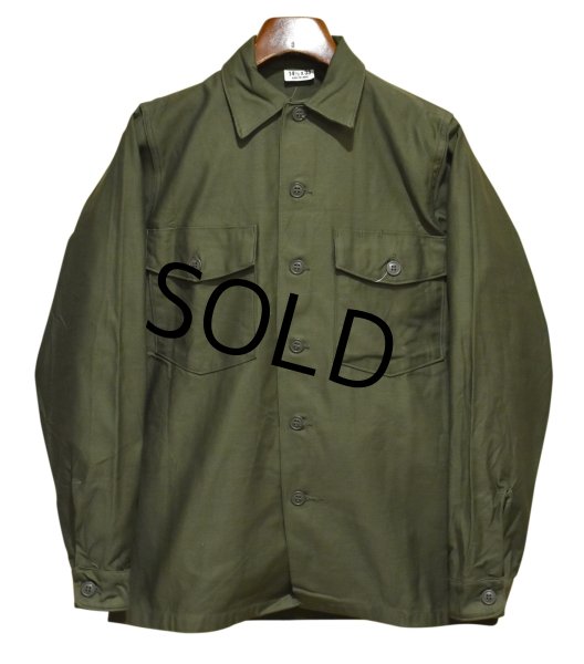 画像1: デッドストック【60's】【U.S.ARMY】【米軍実物】【ビンテージ】【OG107】平ボタン【ユーティリティシャツ】【14 1/2×33】  (1)