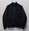 画像1:  ビンテージ【ＰＵＭＡ】プーマ【黒ｘ青ライン】ポリエステル【トラックジャケット】【サイズM】  (1)