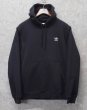 画像1: 【ビンテージ】【アディダス】adidas【黒】【黒無地】パーカー　胸トレフォイルロゴ入り【サイズL】  (1)