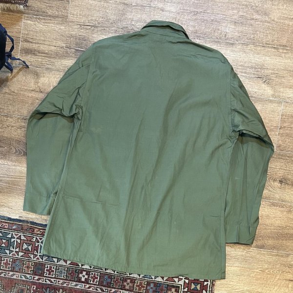 画像3: 【デッドストック】60's【ビンテージ】U.S.ARMY【米軍実物】ノンリップ【ジャングルファティーグジャケット】【L-LONG】  (3)