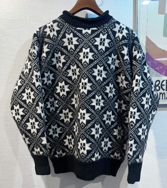 画像1: 90's~【ビンテージ】【オールドギャップ】【GAP】【黒×白】【雪柄】【セーター】【サイズL程度】  (1)