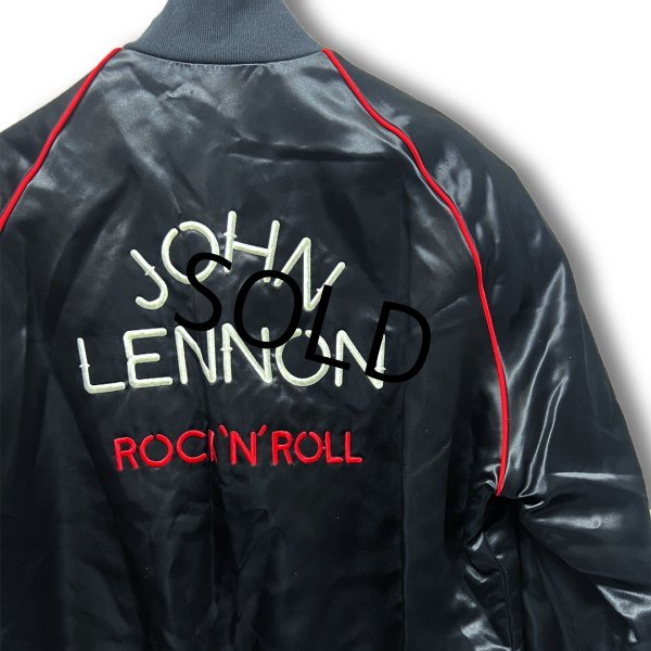 画像3: 70's~USA製 ビンテージ【JOHN LENNON】 ジョンレノン【黒×赤】【ナイロンジャケット】サテンジャケット【ナイロンブルゾン】【サイズL】  (3)