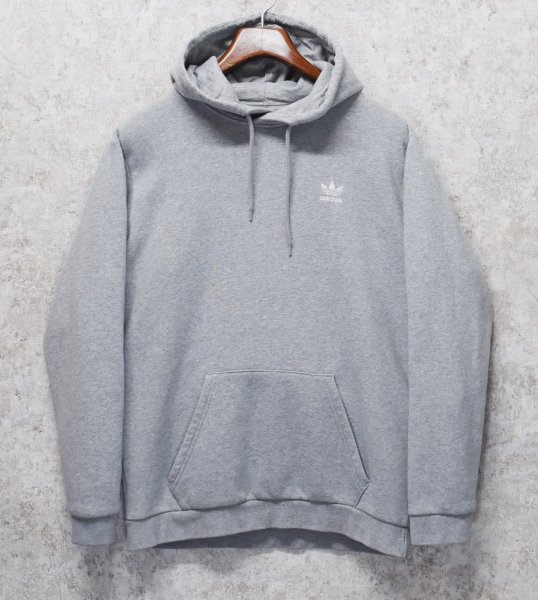 画像1: 【ビンテージ】【アディダス】adidas【胸ロゴ刺繍】【グレー】パーカー【サイズＭ】  (1)