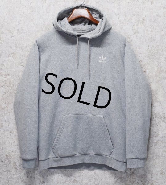 画像1: 【ビンテージ】【アディダス】adidas【胸ロゴ刺繍】【グレー】パーカー【サイズM】  (1)