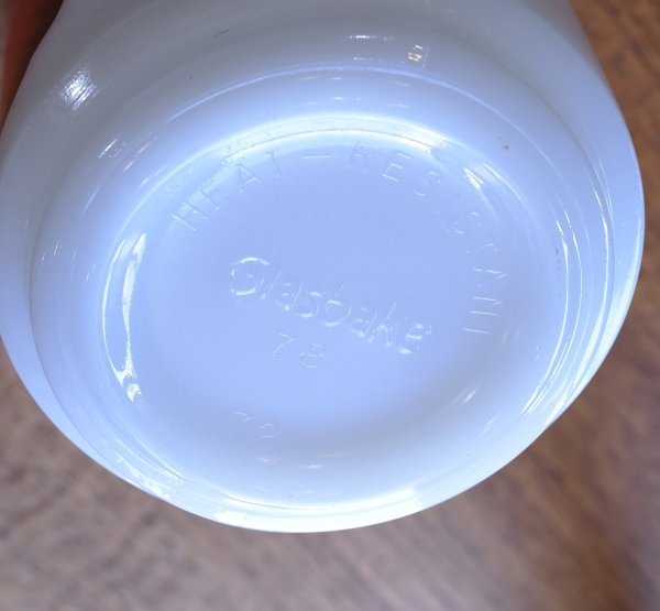 画像3: ビンテージ 【グラスベイク】Glasbake フルーツマグ【リンゴ】【ミルクガラス】マグカップ  (3)