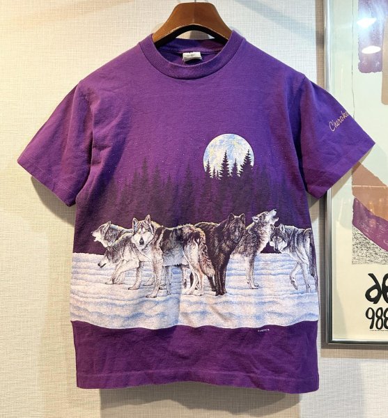画像1: 90's【USA製】【ビンテージ】【HABITAT】総柄【オオカミ×月夜イラスト】【紫】【Tシャツ】【サイズS】  (1)