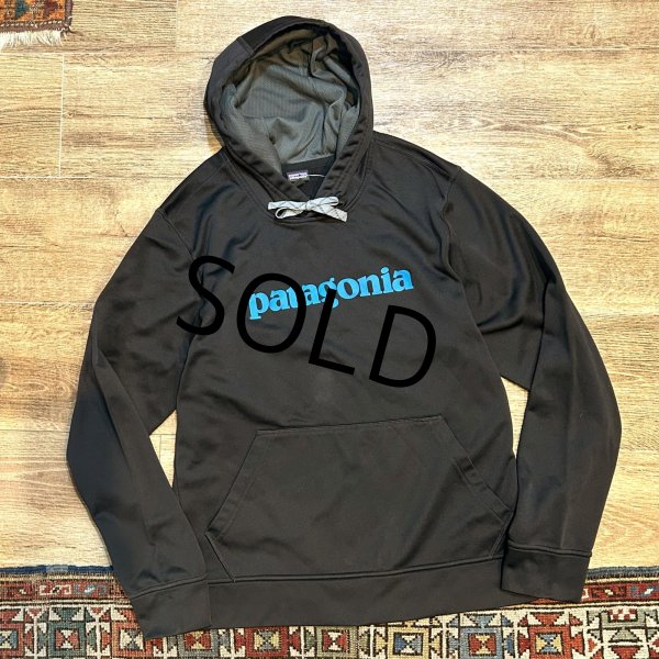 画像1: 【パタゴニア】patagonia【テキストロゴポリサイクルフーディー】黒 パーカー【W－S】  (1)