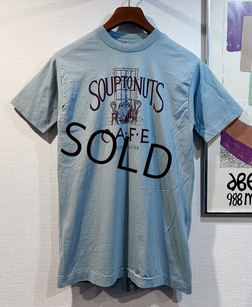 画像1: 90's【USA製】 ビンテージ【FRUIT OF THE LOOM 】フルーツオブザルーム【青磁色】【Soup to Nuts CAFE】【 Tシャツ】【サイズM】  (1)
