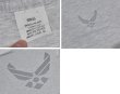 画像2: 【USA製】ビンテージ【USAF】【リフレクタープリント】【ロゴプリント】【バックプリント】ライトグレー【Tシャツ】【サイズＳ】  (2)