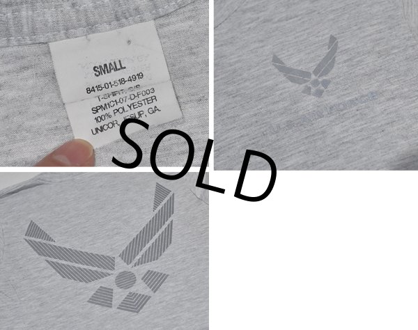 画像2: 【USA製】ビンテージ【USAF】【リフレクタープリント】【ロゴプリント】【バックプリント】ライトグレー【Tシャツ】【サイズＳ】  (2)