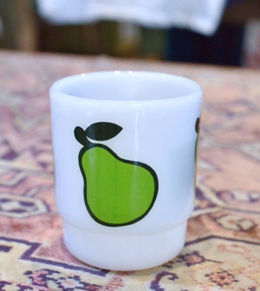 画像2: 【Fire King】【ファイヤーキング】【スーパーフルーツ】【洋ナシ】【スタッキングマグ】【マグカップ】  (2)