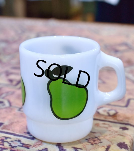 画像1: 【Fire King】【ファイヤーキング】【スーパーフルーツ】【洋ナシ】【スタッキングマグ】【マグカップ】  (1)