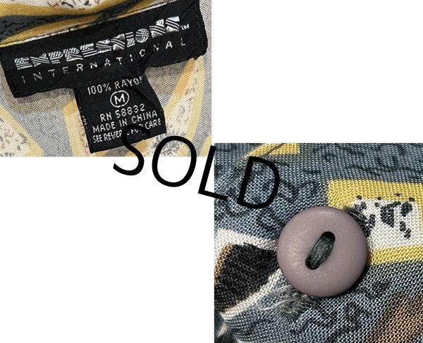 画像2: ビンテージ【Expressions internnational】【ブルーグレーx黄x茶】総柄【レーヨンシャツ】半袖シャツ サイズM  (2)