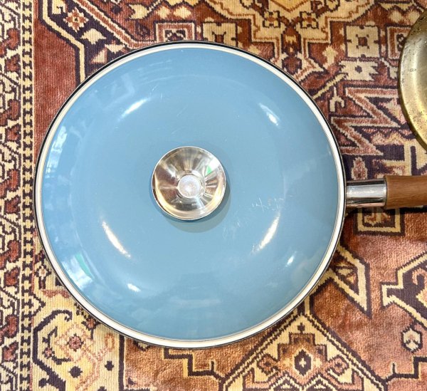 画像4: 【北欧】アンティーク ビンテージ【キャサリンホルム】【水色ｘ白】【ロータス柄】【蓋付きフライパン】【27cm】 (4)