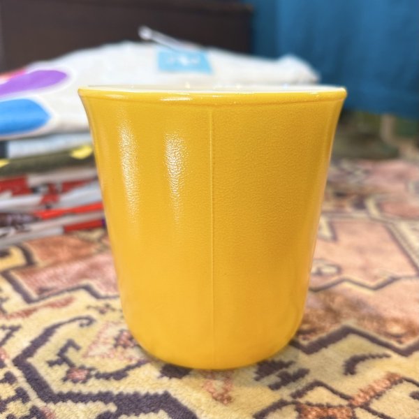 画像2: 【アンティーク】【ビンテージ】【Corelle】コレール 【山吹色】ミルクマグ【マグカップ】  (2)