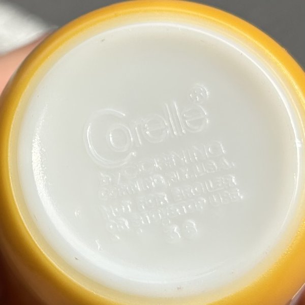画像4: 【アンティーク】【ビンテージ】【Corelle】コレール 【山吹色】ミルクマグ【マグカップ】  (4)