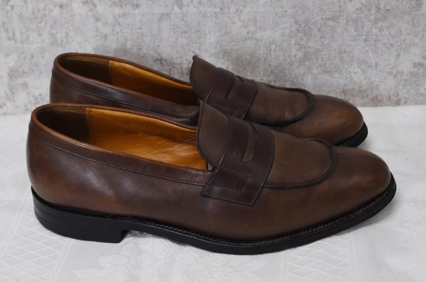 画像3: 【ENGLAND製】BARNEYS NEW YORK【バーニーズニューヨーク】【別注】【ブラウン】【Vチップローファー】【10 1/2D】【28.5cm程度】  (3)
