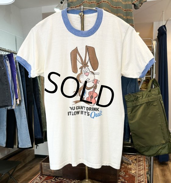 画像1: 80's~【ビンテージ】【USA製】【You can’t drink~】【ウサギ】【Quiky】Nesquik ネスクイック 白x水色リブ【リンガーTシャツ】【サイズL】   (1)