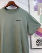 画像1: ビンテージ【パタゴニア】patagonia【緑】【バックプリント】ロゴ入り 【Tシャツ】【サイズM】  (1)