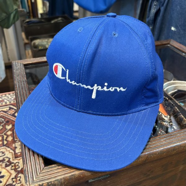 画像1: 破損修理待ち　90’s【USA製】【ビンテージ】Champion【チャンピオン】【青】ロゴ刺繍【ベースボールキャップ】  (1)
