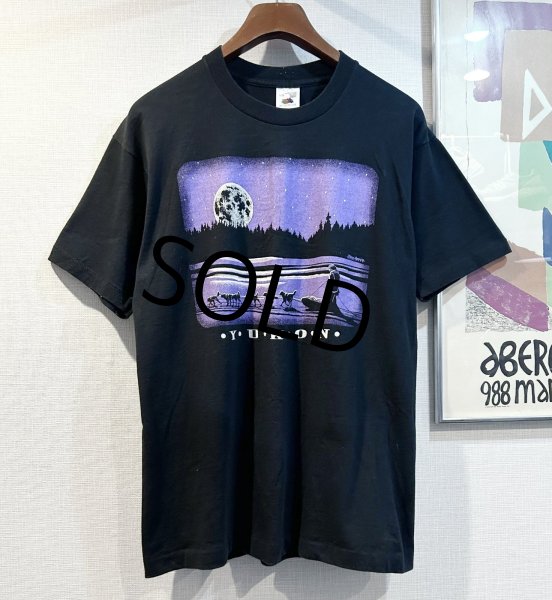 画像1: 【90's~】ビンテージ【FRUIT OF THE LOOM】【フルーツオブザルーム】YUKON【犬ぞり】月夜【 Tシャツ】【サイズL】  (1)