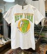 画像1: ビンテージ【GILDAN】ギルダン NEW YORK LYLE LYLE CROCODILE ライルライルクロコダイル ワニx猫【白】Tシャツ【サイズM】シング・フォー・ミー、ライル  (1)