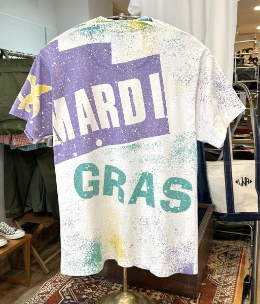 画像3: 90's USA製 ビンテージ【FRUIT OF THE LOOM 】フルーツオブザルーム【MARDI GRAS】【白】総柄【 Tシャツ】【サイズL】  (3)
