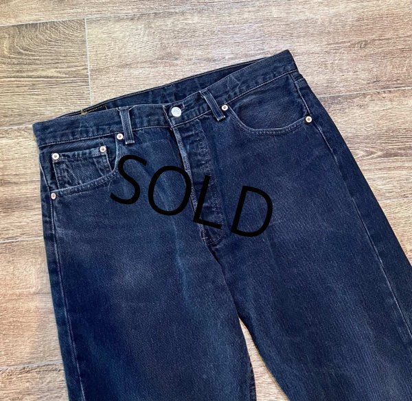 画像4: 90's【ビンテージ】【LEVI'S】【リーバイス】【501】ブラック 黒【ボタンフライ】【デニムパンツ】後染め【34×30】  (4)