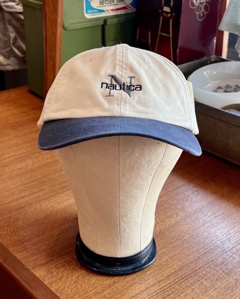 画像1: 【デッドストック】90’ｓ【ビンテージ】【nautica】【ノーティカ】【生成り×ブルーグレー】ロゴ入り【コットンキャップ】  (1)