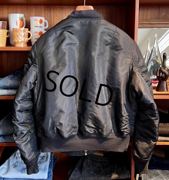 画像3: ビンテージ【ALPHA INDUSTRIES】アルファ製【MA-1】フライトジャケット【サイズL】   (3)