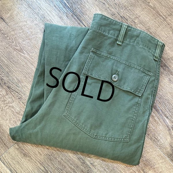 画像1: 【60's】【米軍実物】【ビンテージ】【U.S.ARMY】OG107【UFOボタン】Wステッチ【ボタンフライ】【ベイカーパンツ】【ユーティリティパンツ】【36ｘ33】  (1)