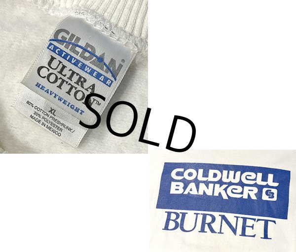 画像2: 【ビンテージ】【GILDAN】【COLDWELL BANKER BURNET】白ｘ青プリント【クルーネックスウェット】【サイズＸＬ】  (2)