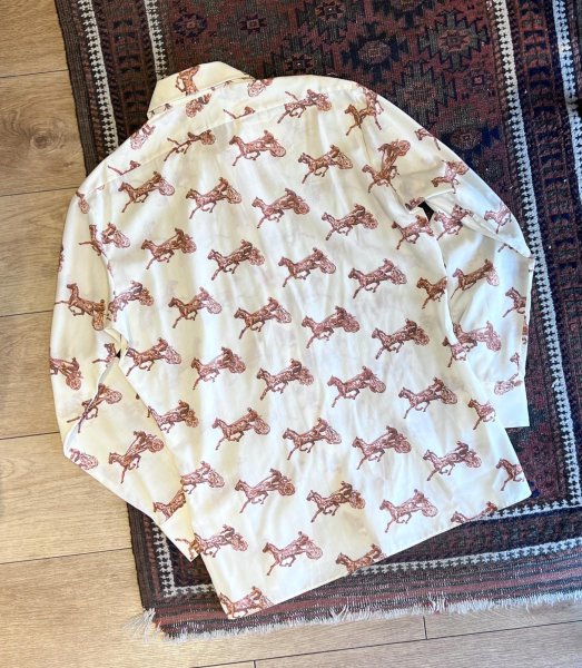 画像3: ビンテージ【Alexander's】アレキサンダーズ【クリーム】馬総柄【ポリエステル】ボックスシャツ【サイズＭ】   (3)
