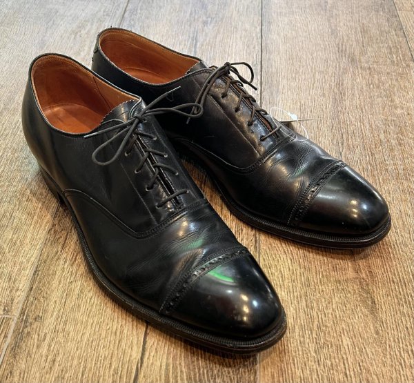 画像1: 【ビンテージ】【ジョンストン＆マーフィー】JOHNSTON＆MURPHY【黒】ストレートチップ【11B】【29cm程度】  (1)