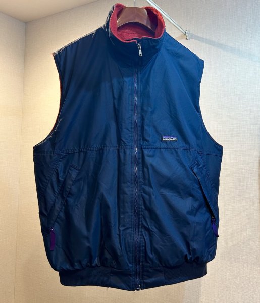 画像1: 90's【USA製】【patagonia】【パタゴニア】紺×裏地赤フリース【シェルドシンチラ】【フリースベスト】【サイズXL】  (1)