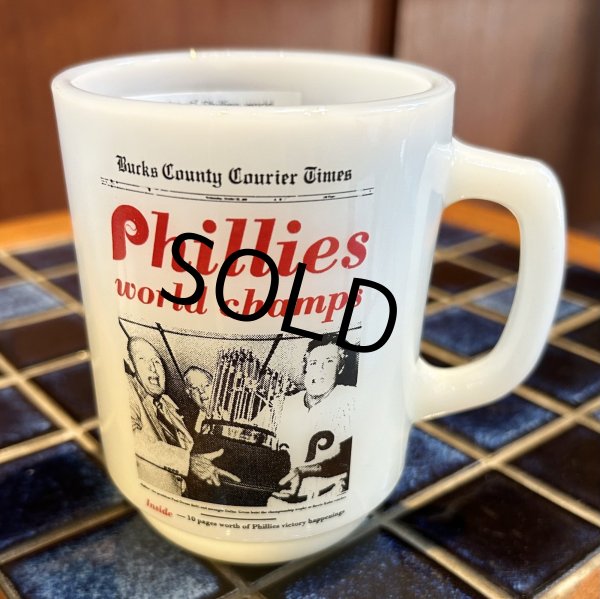 画像1: 【Fire King】【ファイヤーキング】ビンテージ【Anchor Hocking】アンカーホッキング【MLB】Philies world champ フィラデルフィアフィーリーズ【プリントマグカップ】  (1)