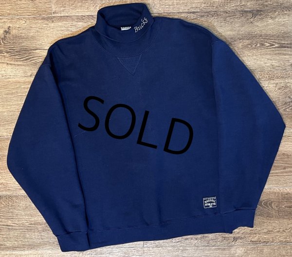画像1: 90's【USA製】【ビンテージ】【RUSSELL】ラッセル【紺】【Bucks】首元刺繍【タートルネックスウェット】【サイズＬ】  (1)