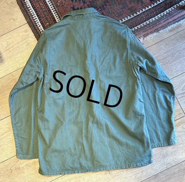 画像3: 【〜70's】【ビンテージ】【TROOPER製】【民生品】コットンサテン【ユーティリティシャツ】サイズM  (3)