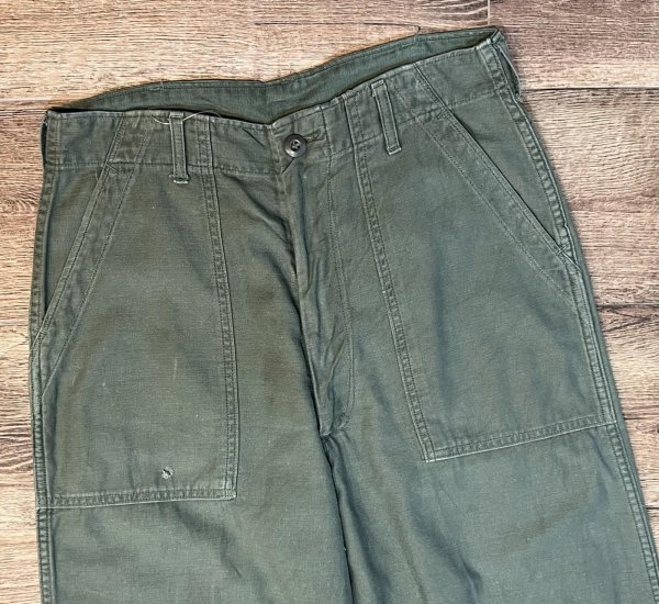 画像4: 【70's】【米軍実物】【ビンテージ】【U.S.ARMY】OG107【UFOボタン】Wステッチ【ボタンフライ】【ベイカーパンツ】【ユーティリティパンツ】【32x33】  (4)